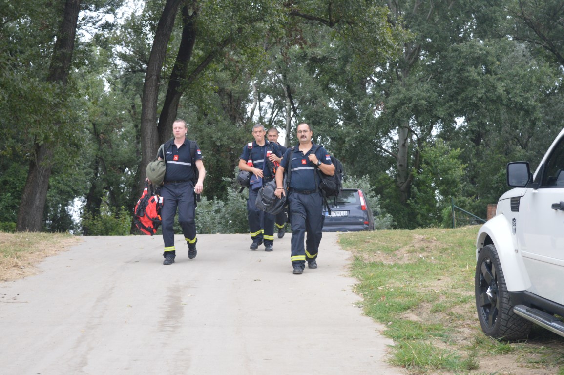 OBUKA PRIPADNIKA SEKTORA ZA VANREDNE SITUACIJE style=